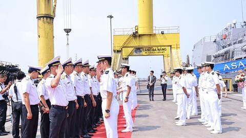 Tàu tự vệ trên biển Nhật Bản thăm hữu nghị Đà Nẵng