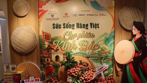 Sức sống hàng Việt: Đặc sản Kinh Bắc hút khách giữa lòng Hà Nội