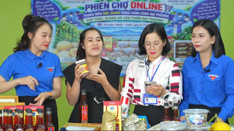Bí thư phường ở Quảng Trị lên sóng livestream, nông sản địa phương hút khách