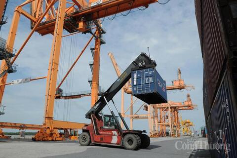 Xuất nhập khẩu tiến sát mốc 200 tỷ USD, nhiều tín hiệu cho tăng trưởng