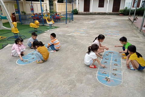 Giữ gìn văn hóa dân gian: 'Chạm' vào cảm xúc trẻ thơ