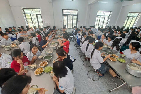Phú Thọ: Yêu cầu công khai đơn vị cung cấp thực phẩm, suất ăn học đường