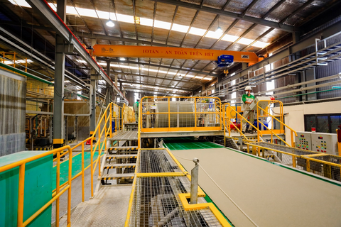 Saint - Gobain Việt Nam vận hành nhà máy tấm xi măng đạt Zero carbon