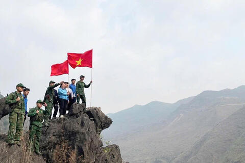 Giữ 'thẻ xanh' UNESCO cho Cao nguyên đá Đồng Văn