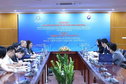 Lễ ký kết Bản ghi nhớ hợp tác về kiểm soát xuất khẩu