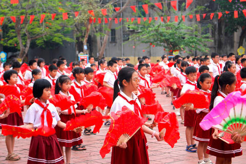 Hơn 250.000 học sinh tiểu học Hưng Yên đồng diễn nghệ thuật truyền thống