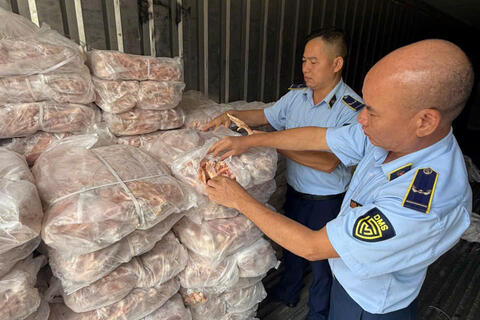 Lào Cai: Xử lý nhiều vụ việc vi phạm an toàn thực phẩm, sở hữu trí tuệ