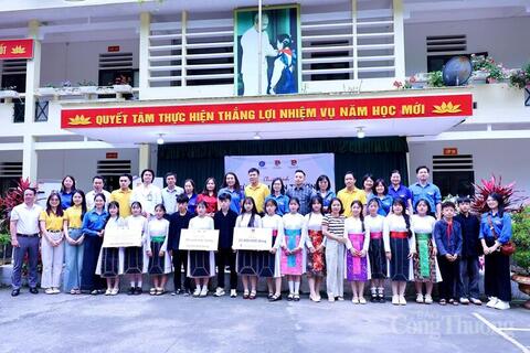 Tuổi trẻ Công Thương tiếp sức học sinh vùng cao Mèo Vạc