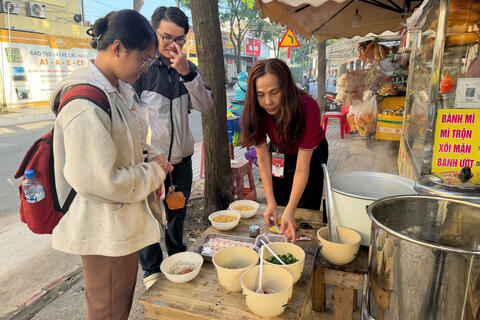 Bữa sáng 0 đồng cho sinh viên khó khăn