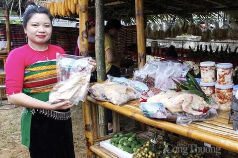 Thanh Hóa: Đưa đặc sản vịt Cổ Lũng lên sàn thương mại điện tử