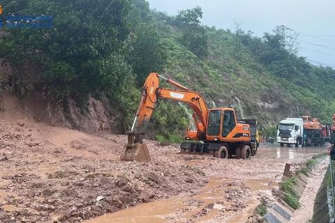 Quảng Ninh chủ động di dời người dân, ứng phó mưa lớn và sạt lở