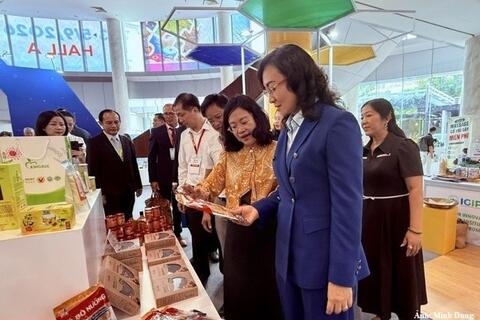 Đưa sản phẩm công nghiệp nông thôn tiêu biểu vươn vào chuỗi cung ứng toàn cầu