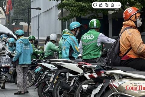 TP. Hồ Chí Minh: 400.000 tài xế xe công nghệ và khoảng trống an sinh 
