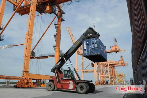 Phát triển dịch vụ logistics, tạo đòn bẩy cho xuất nhập khẩu đến năm 2030