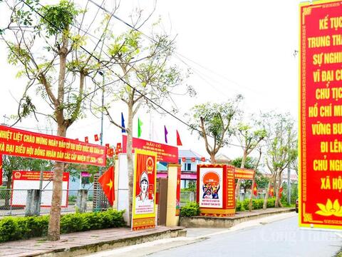 Hà Tĩnh: Rực rỡ sắc đỏ trước ngày hội non sông