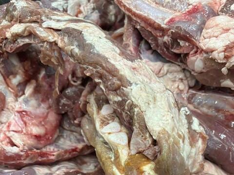 Thịt lợn bệnh 'lọt' vào trường học: 'Lỗ hổng' quản lý an toàn thực phẩm