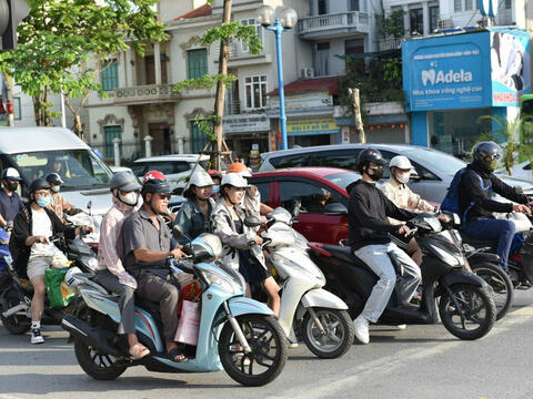 Hà Nội dự kiến hỗ trợ đổi xe xăng sang xe điện tối đa 5 triệu đồng