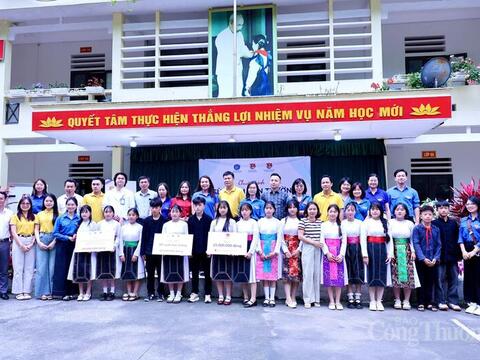 Tuổi trẻ Công Thương tiếp sức học sinh vùng cao Mèo Vạc