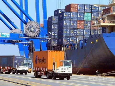 4 tháng, Việt Nam xuất siêu sang Singapore hơn 4,18 tỷ USD