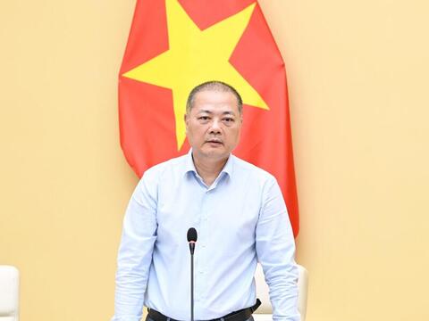 Chùm ảnh: Bộ trưởng Bộ Công Thương Lê Mạnh Hùng làm việc với Cục Xuất nhập khẩu