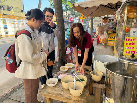 Bữa sáng 0 đồng cho sinh viên khó khăn