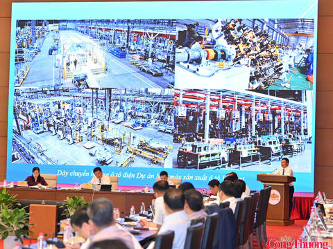 Hình thành 'sếu đầu đàn' trong ngành công nghiệp vật liệu, cơ khí