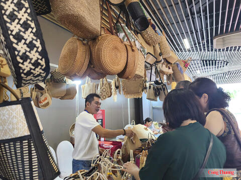 RISEP mở lối cho sản phẩm làng nghề vươn ra toàn cầu