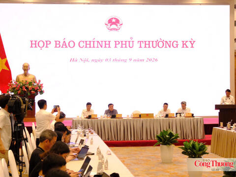 Họp báo Chính phủ: Kim ngạch xuất nhập khẩu 8 tháng đạt mức kỷ lục