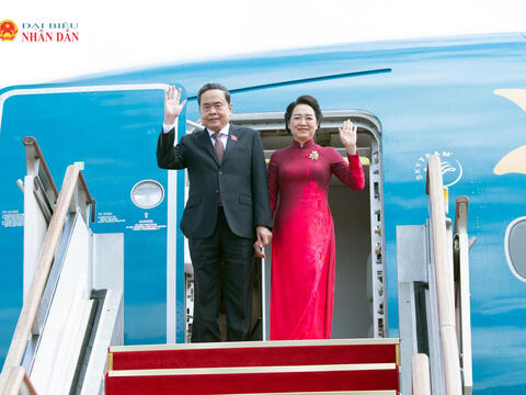 Chủ tịch Quốc hội Trần Thanh Mẫn đến Thủ đô Seoul, bắt đầu thăm chính thức Hàn Quốc