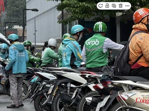 TP. Hồ Chí Minh: 400.000 tài xế xe công nghệ và khoảng trống an sinh 