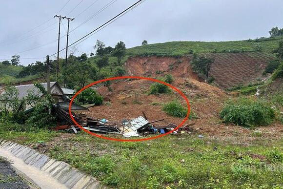 Đắk Lắk: Hơn 1.000 ha trồng dứa của 1 xã có nguy cơ bị 'xóa sổ' do mưa lớn