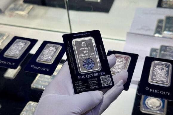 Giá bạc thế giới giảm mạnh sau chuỗi tăng nóng