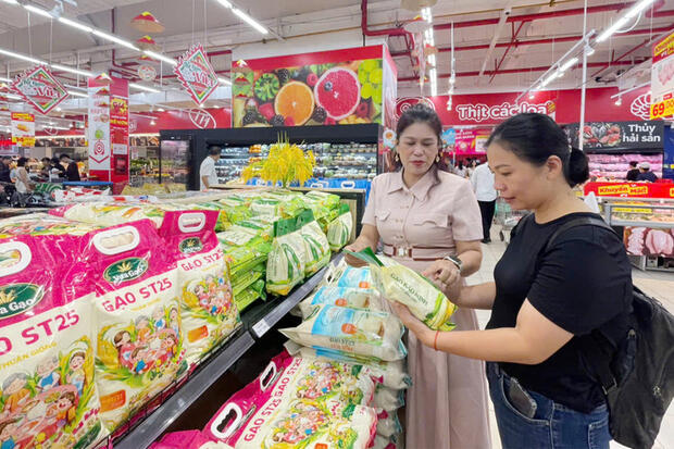 CEO trực tiếp livestream: Câu chuyện đằng sau mỗi đặc sản vùng miền