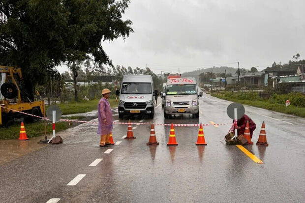 Gia Lai: Phong toả, cấm phương tiện lưu thông qua đèo An Khê do sạt lở