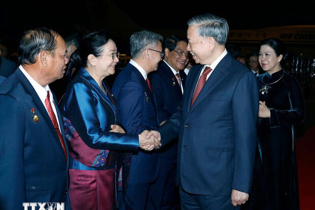 Đưa quan hệ Việt Nam - Lào lên tầm cao phát triển mới