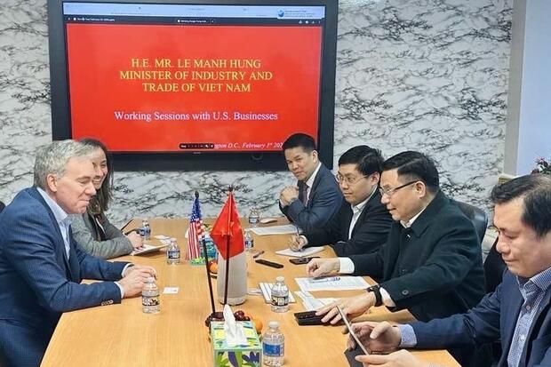 Quyền Bộ trưởng Bộ Công Thương Lê Mạnh Hùng làm việc với Tổng Giám đốc điều hành AES