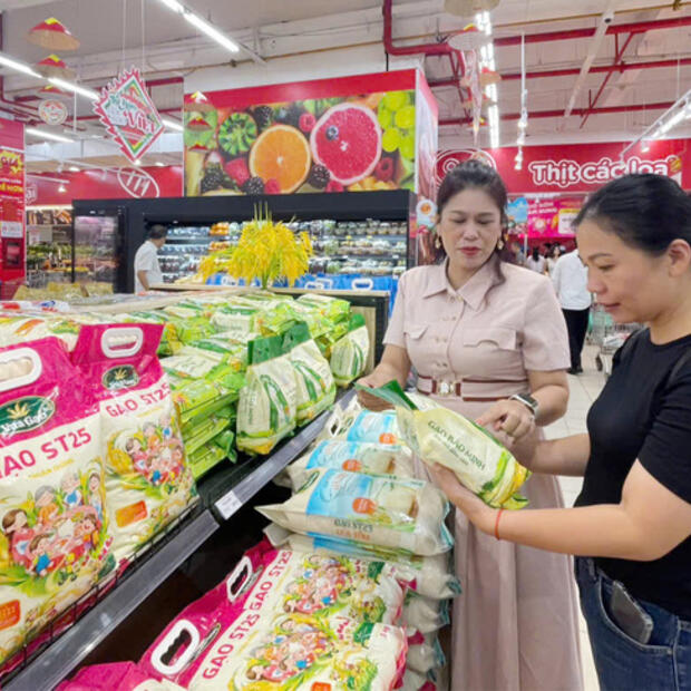 CEO trực tiếp livestream: Câu chuyện đằng sau mỗi đặc sản vùng miền