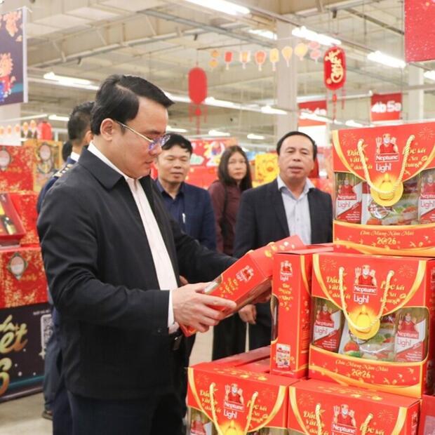 Nghệ An: Nhộn nhịp mua sắm tại các siêu thị, chợ dân sinh