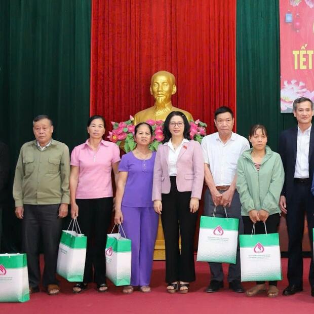 Học viện Nông nghiệp Việt Nam chăm lo Tết cho người khó khăn