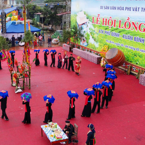 Lên 'Thủ đô gió ngàn' xem bà con người Tày xuống đồng
