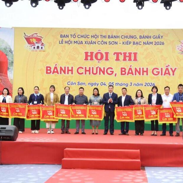 Hải Phòng sôi nổi Hội thi bánh chưng, bánh giầy tại Côn Sơn, Kiếp Bạc