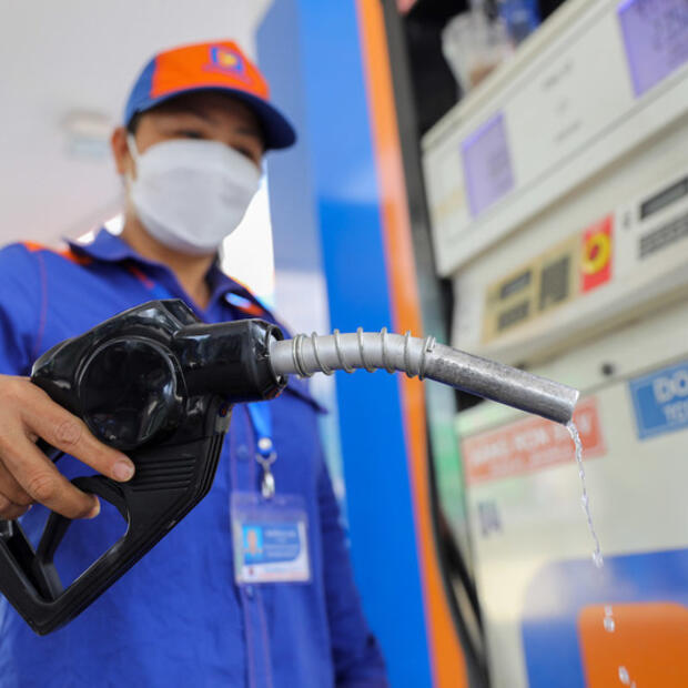 Bộ Tài chính đề xuất sửa đổi mức thuế nhập khẩu ưu đãi với xăng dầu