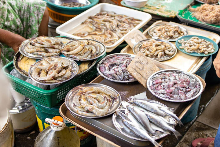 Giá thủy hải sản tăng cao trong dịp Tết