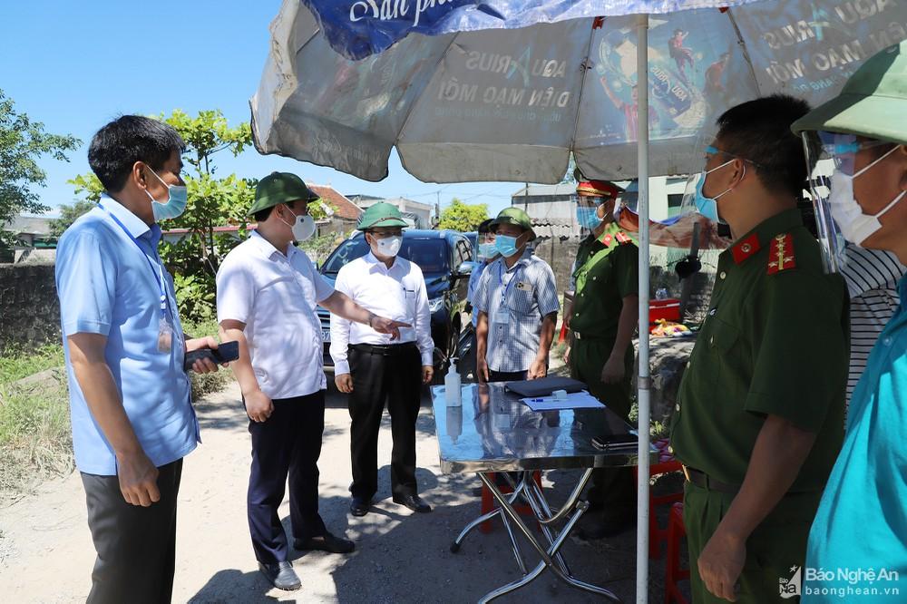 Chủ tịch UBND tỉnh: Chủ động, quyết liệt để khống chế, kiểm soát dịch Covid-19 ở Diễn Châu