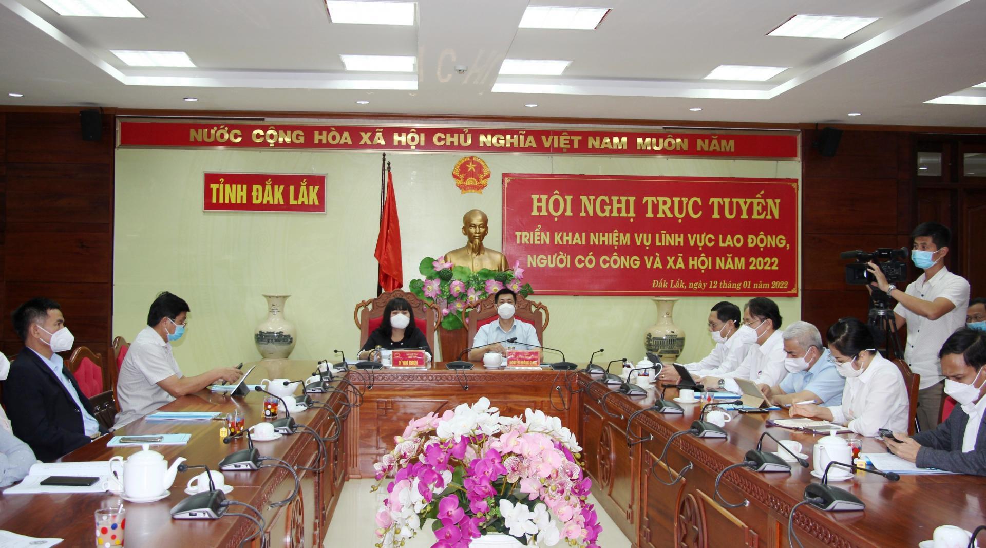 Các đại biểu tham dự hội nghị tại điểm cầu Đắk Lắk