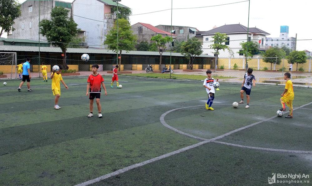 Nghi Lộc: Xác định thi đấu hết mình ở Giải Bóng đá TN-NĐ Cúp Báo Nghệ An năm 2022