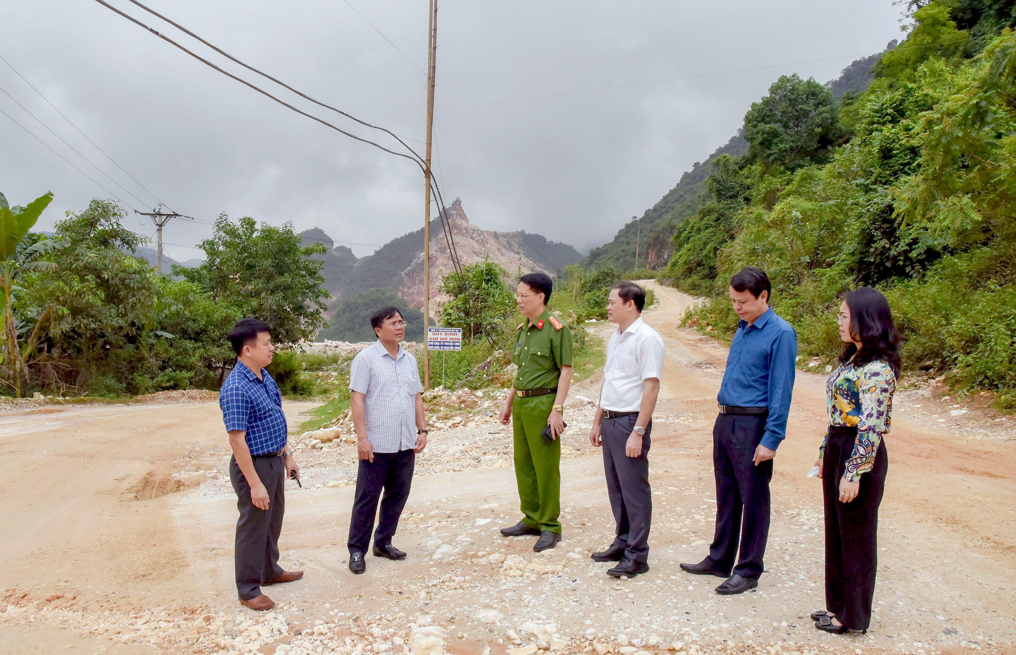 Xe tải trọng lớn làm ảnh hưởng đến ATGT ở Quỳ Hợp