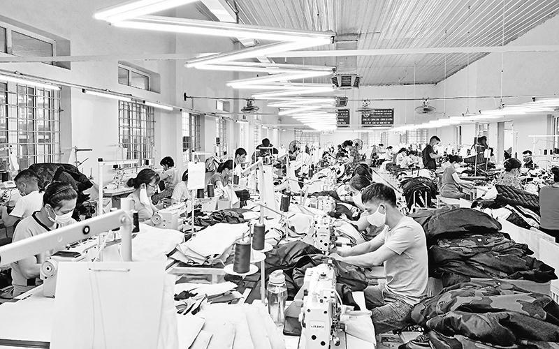 Xuất khẩu dệt may bứt tốc ảnh 1