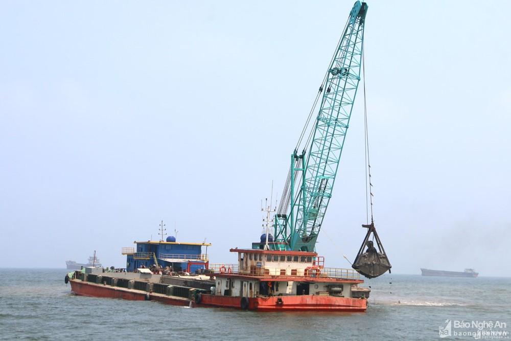 Nghệ An thúc đẩy hoạt động xuất, nhập khẩu hàng container qua cảng Cửa Lò ảnh 3