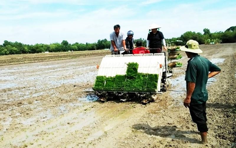 Đẩy mạnh cơ giới hóa trong sản xuất nông nghiệp